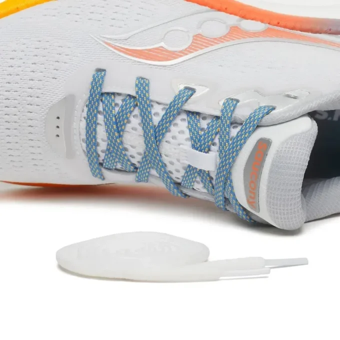 Maratona Every Woman’s x Saucony Triumph 23 da donna Maratona Every Woman’s x Saucony Triumph 23 da donna