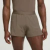 Pantaloncini da uomo Outpace 2,5″ con spacco Pantaloncini da uomo Outpace 2,5″ con spacco