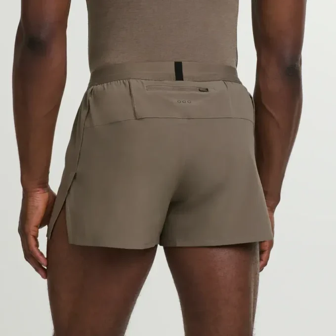 Pantaloncini da uomo Outpace 2,5″ con spacco Pantaloncini da uomo Outpace 2,5″ con spacco